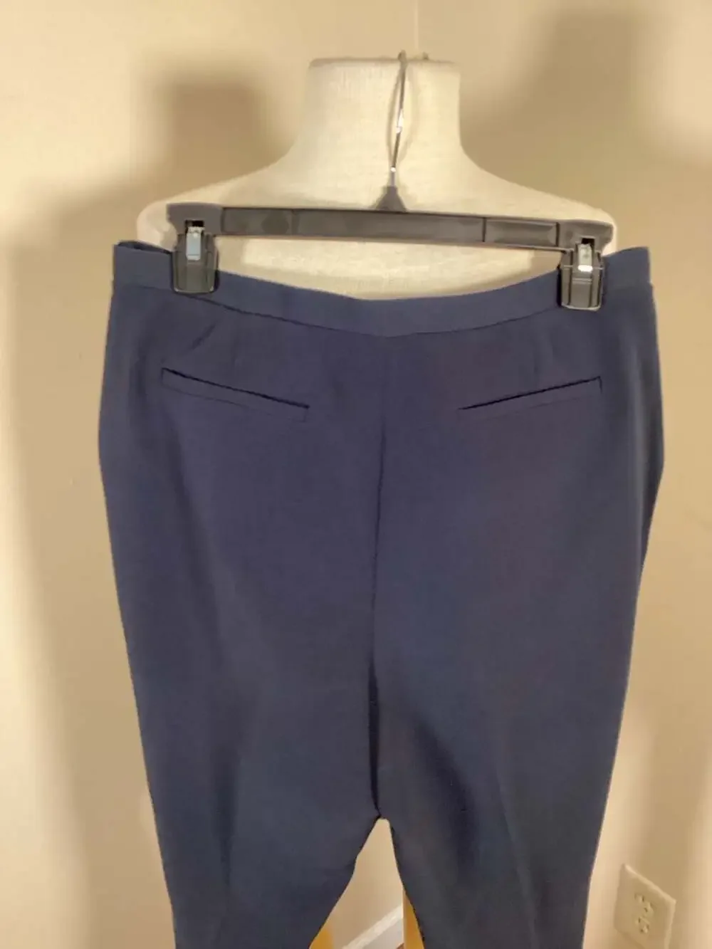 Ellen Tracy Navy Blue Slim Leg Ankle Trousers Size 8